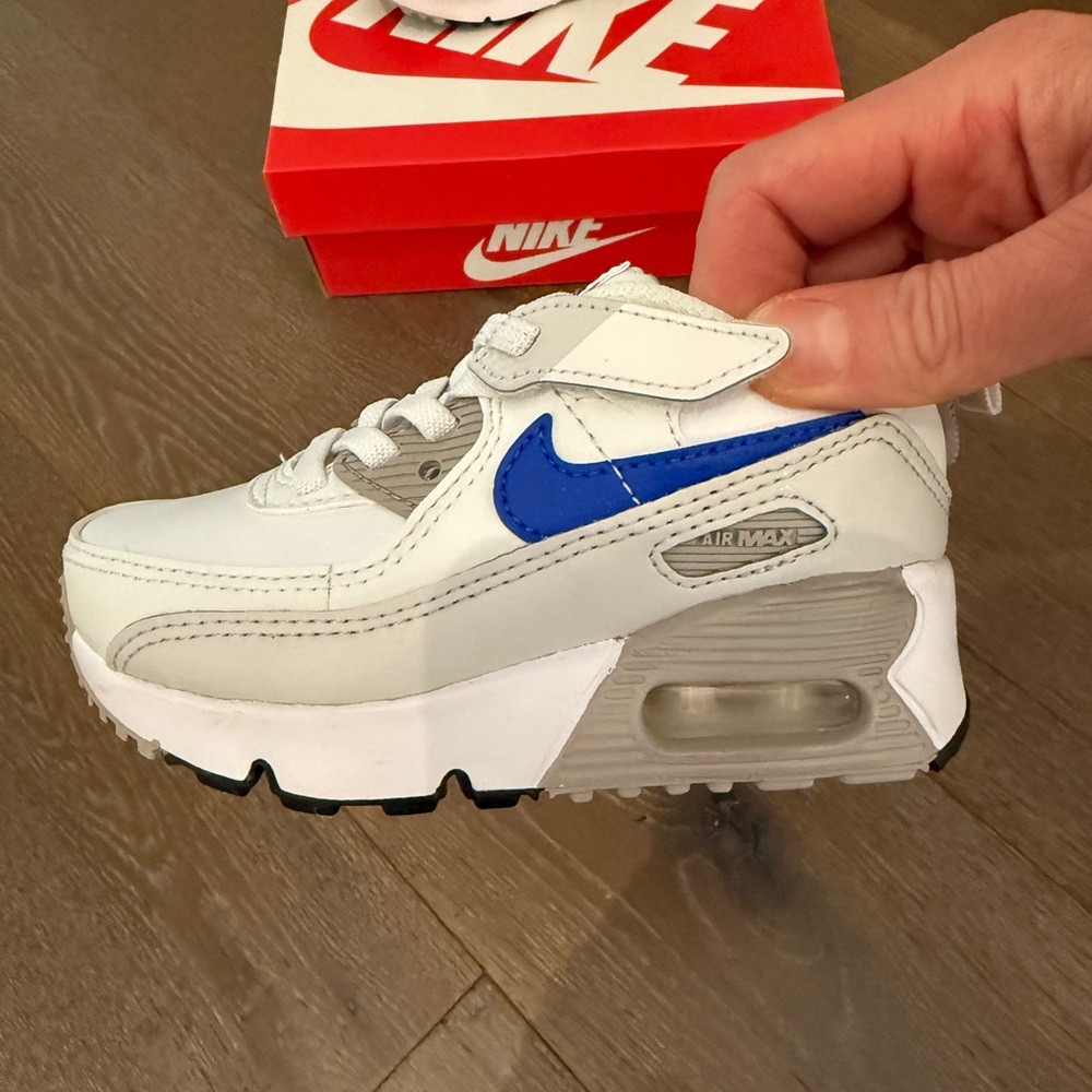 Brand New Nike Kids Sneakers - White and Blue